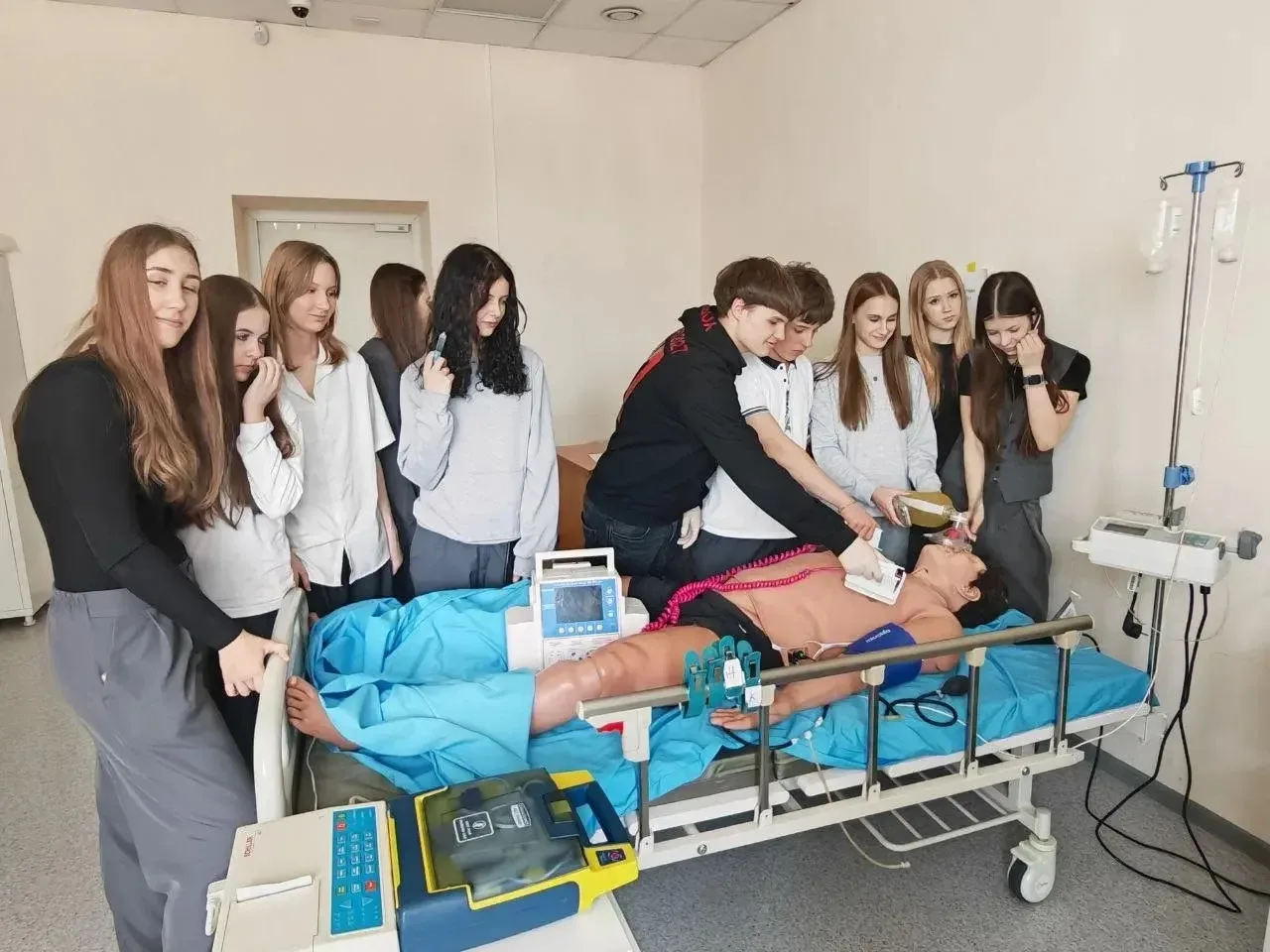 Учащиеся 8МЕД 21 апреля посетили симуляционную клинику Федерального аккредитационного центра НГМУ.  