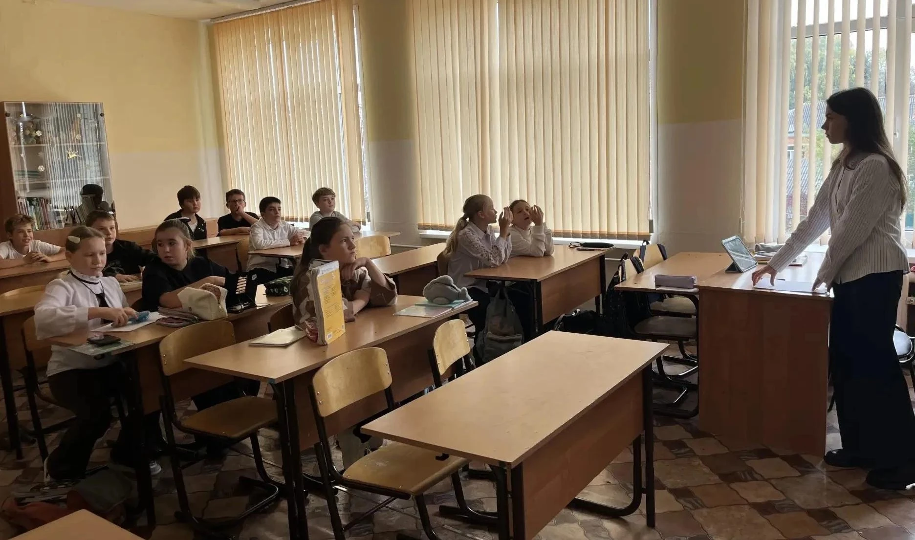 🛡️ Как распознать опасность в интернете? Об этом поговорили с пятиклассниками Новомоск...