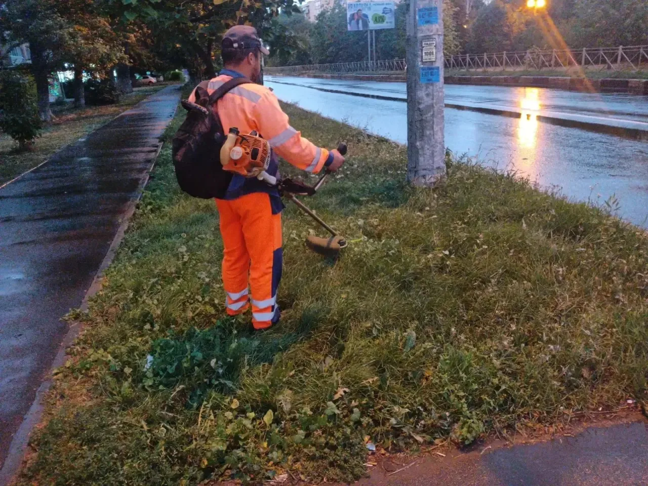 ☘️Приводим зеленые зоны города в порядок, косим газоны, камыш и сорную растительность