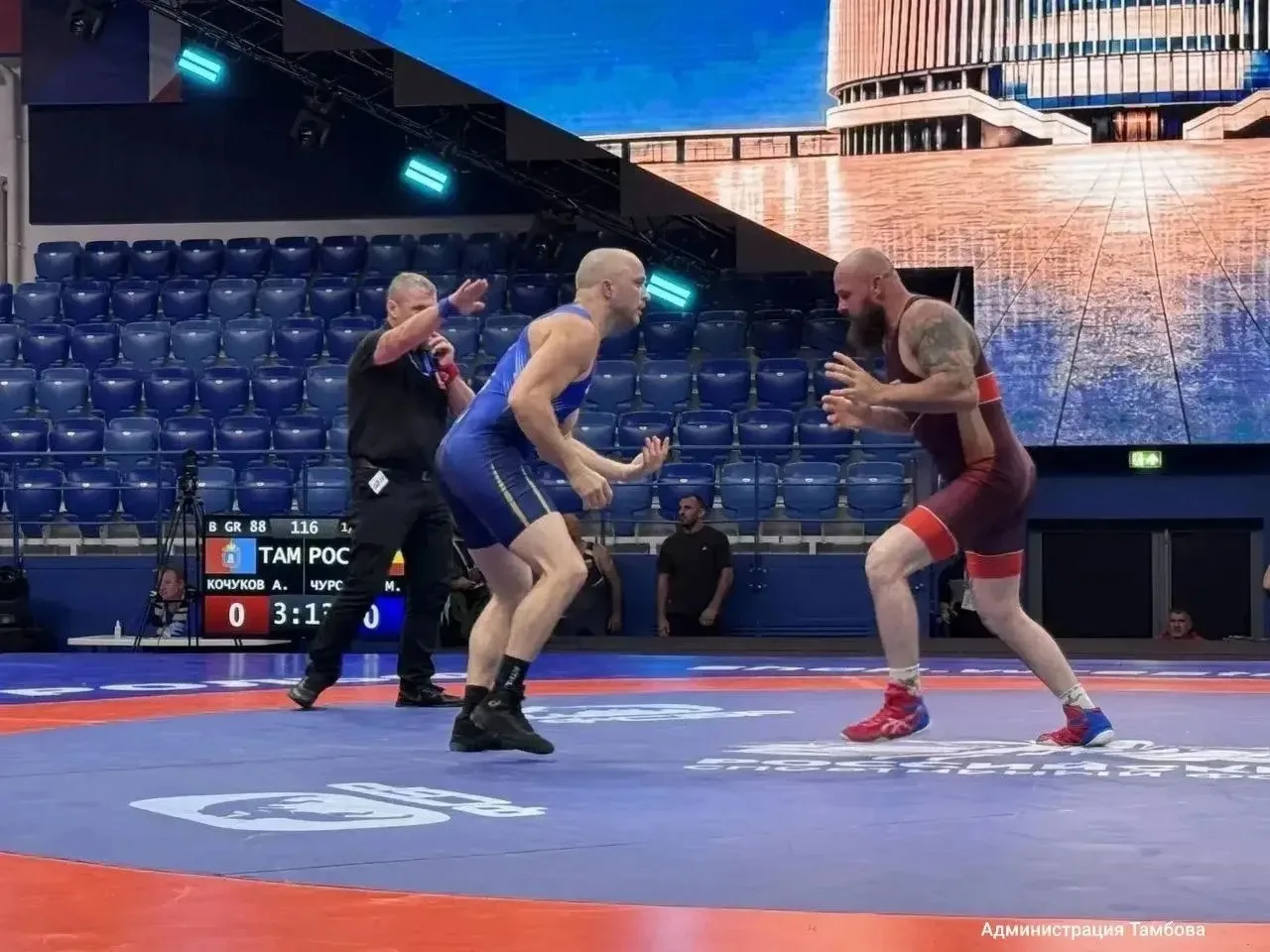 🥇 Тамбовский тренер взял золото на чемпионате России по спортивной борьбе

​Александр Кочуков из та