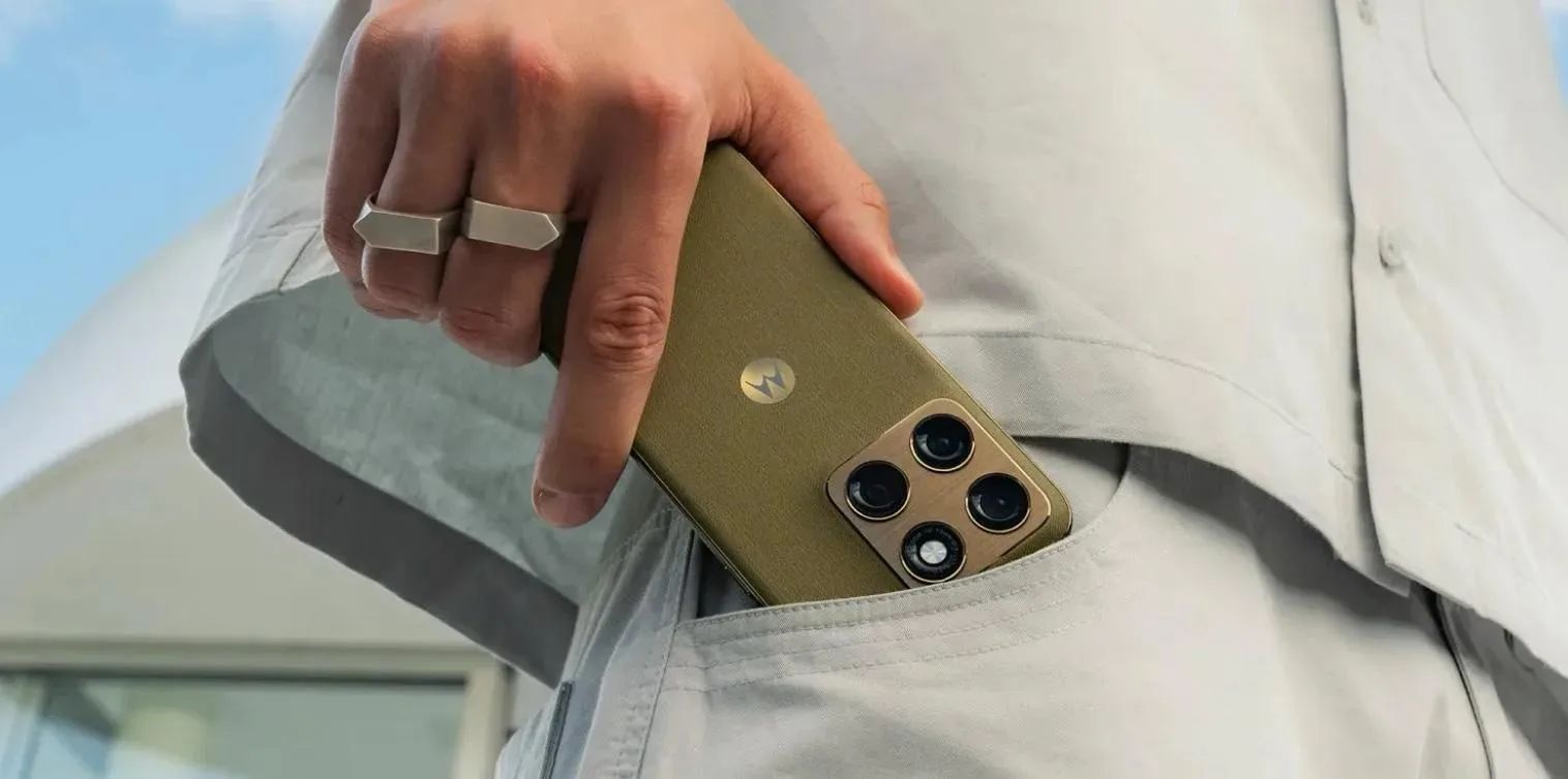 Motorola Edge 2026: компактный (6,3 дюйма) смартфон в единственном цвете — Martini Olive