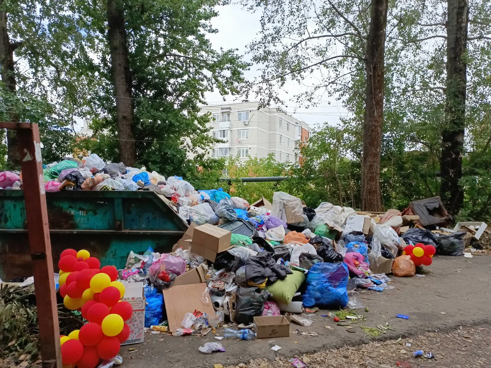 Город Донской, мкр Новоугольный, ул Комсомольская. За что платим деньги? Вывоз мусора н...