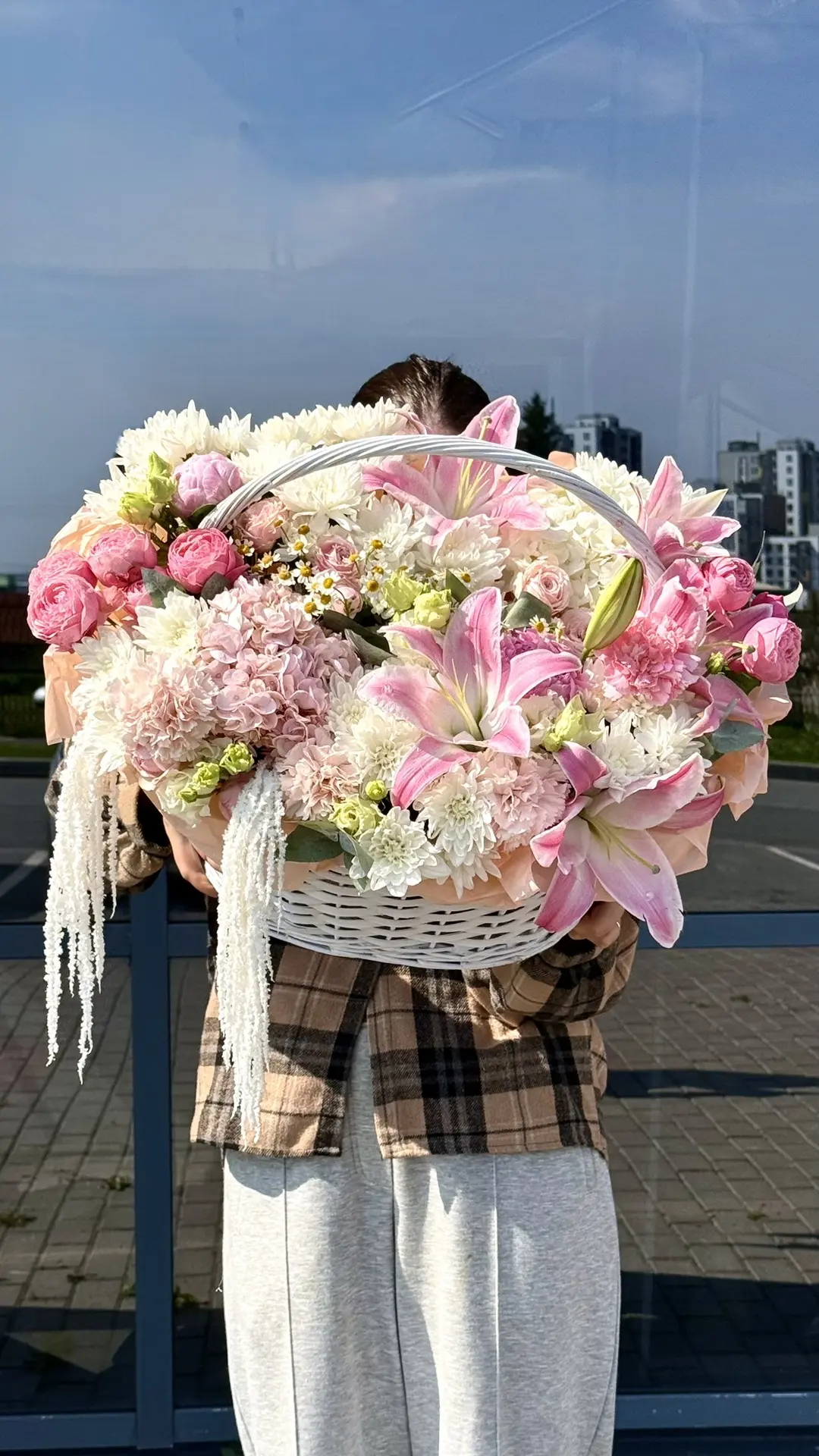 Когда хочется чего-то по-настоящему эффектного - выбирайте лилии 😍🌺

Оттенки от белоснежного до на