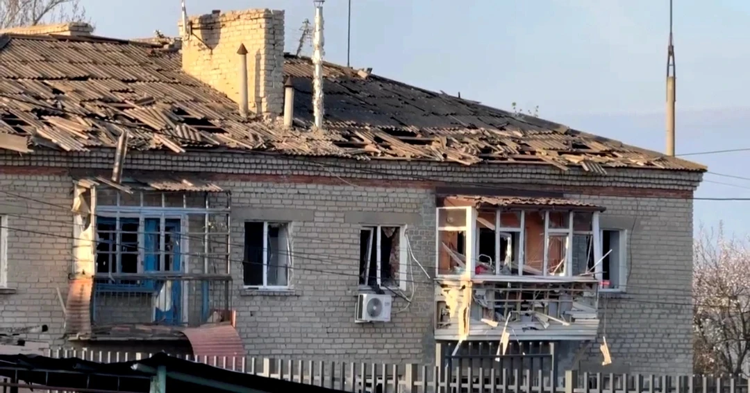 Сегодня ночью Луганск подвергся массированной атаке ВСУ. Вражеские БПЛА ударили по многоквартирным д
