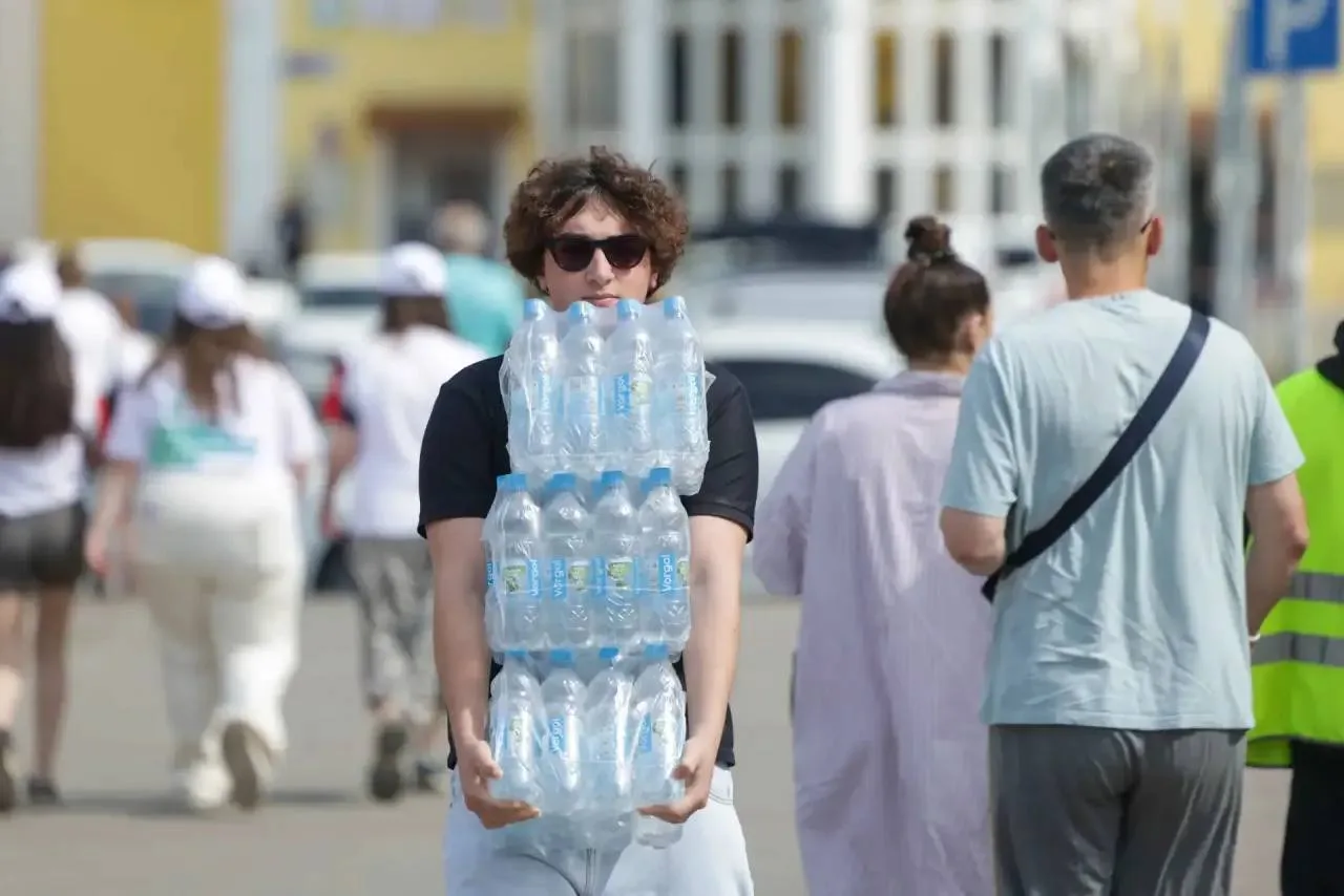 Акция продолжается: сегодня волонтеры раздали более 1400 бутылок воды  В городском округе Подольск п