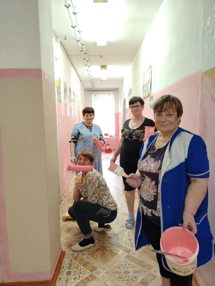 А у нас полным ходом идёт ремонт. Сотрудники тоже молодцы!