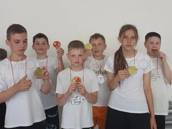 ⚽️Весёлые старты 

22 мая прошли муниципальные соревнования в спортивном зале Половинской ДЮСШ. 

От