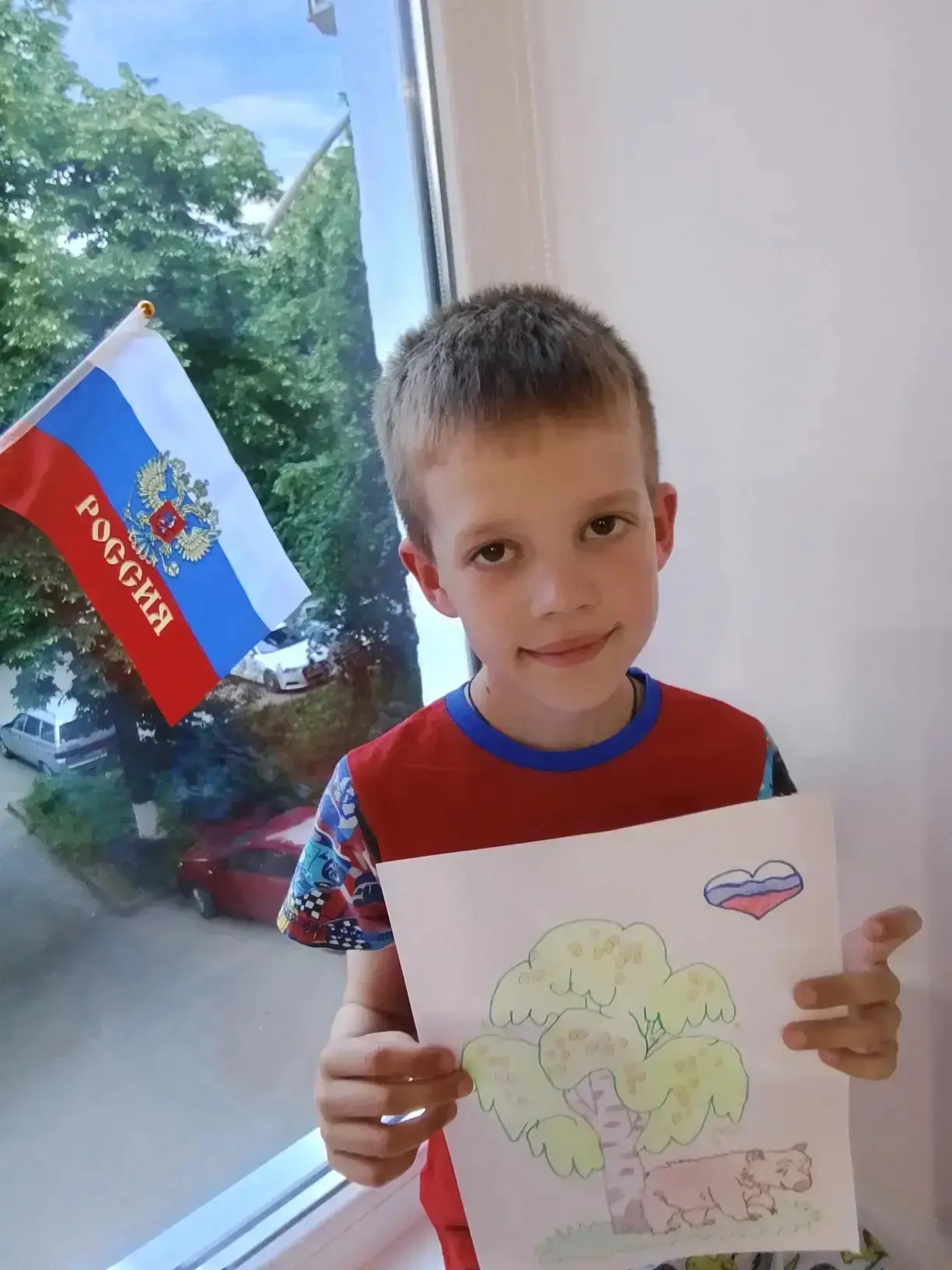 🇷🇺В преддверии Дня России учащийся 3 "В" класса, активист Движения Первых Пинчуков Мирон принял уч