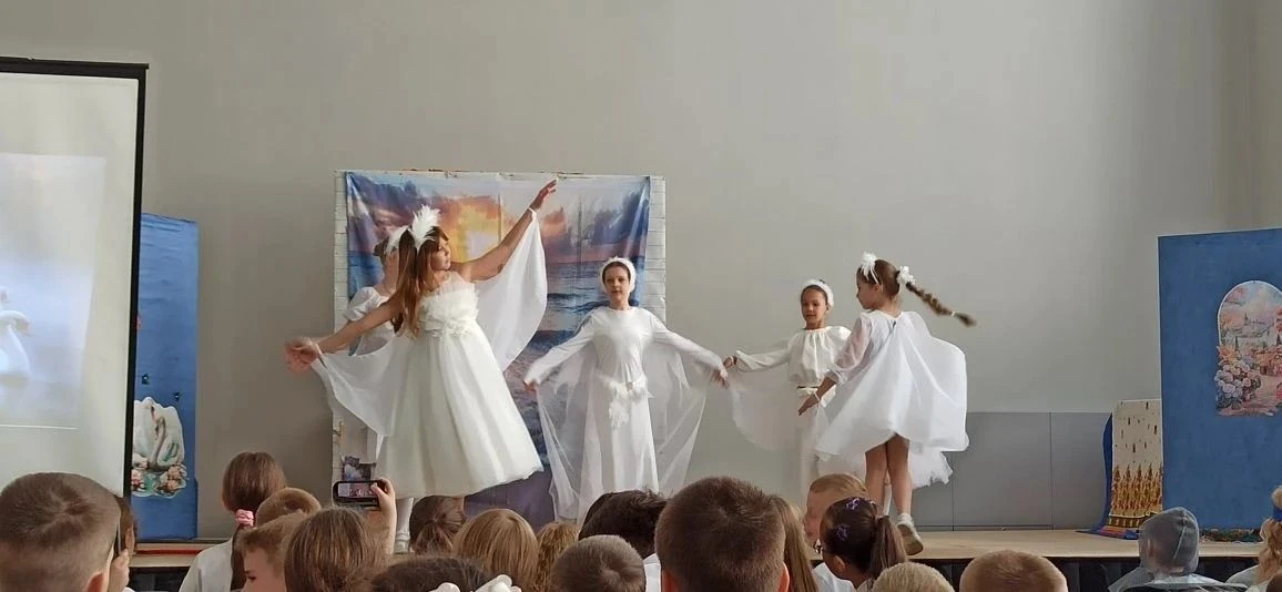 🌟«Сказка о царе Салтане» на школьной сцене: настоящее волшебство! Наш школьный театр представил спек