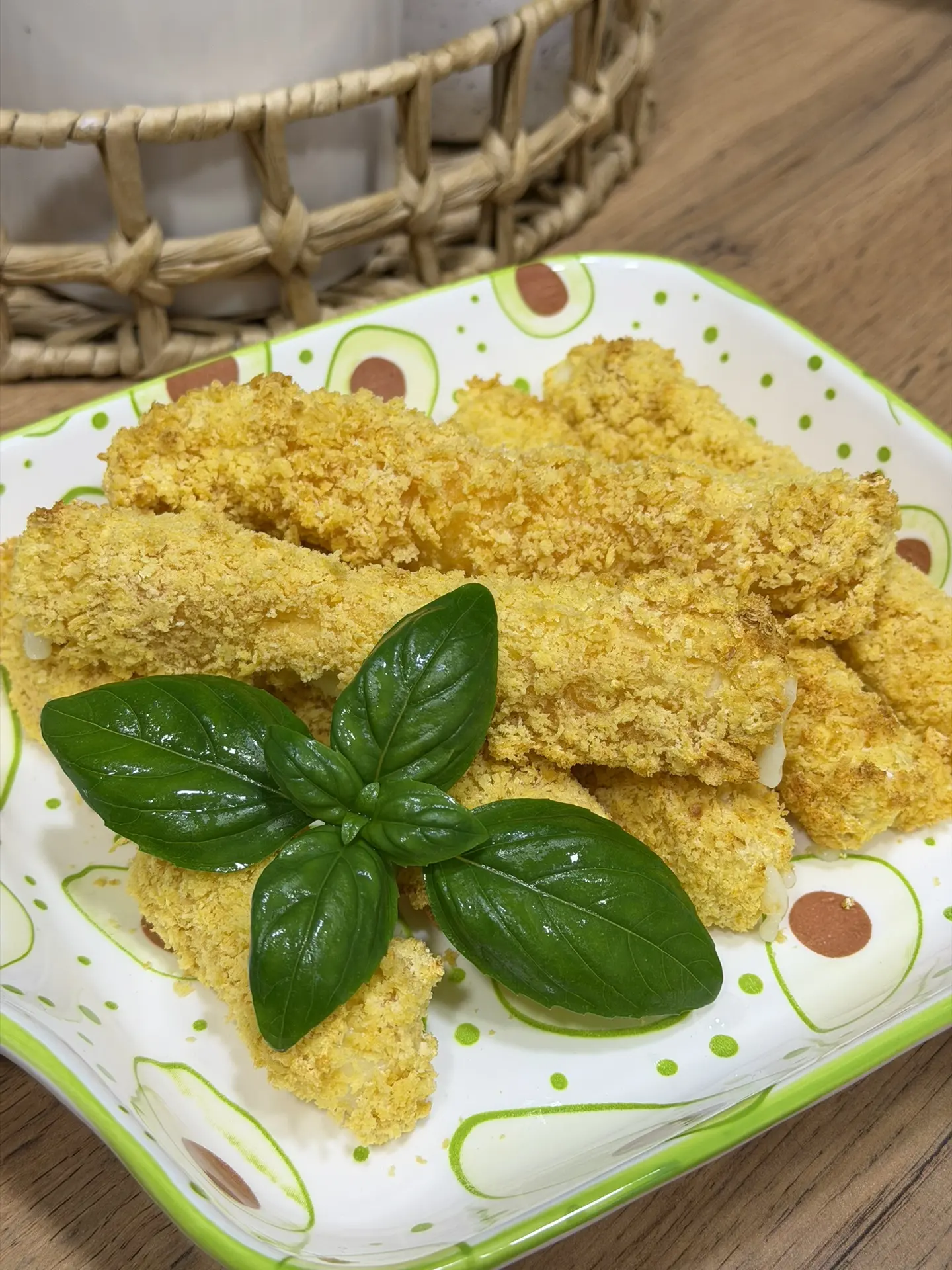 Сырные палочки в сухарях