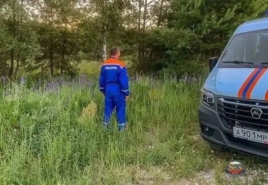 Спасатели вытащили двух женщин из болота под Нижневартовском