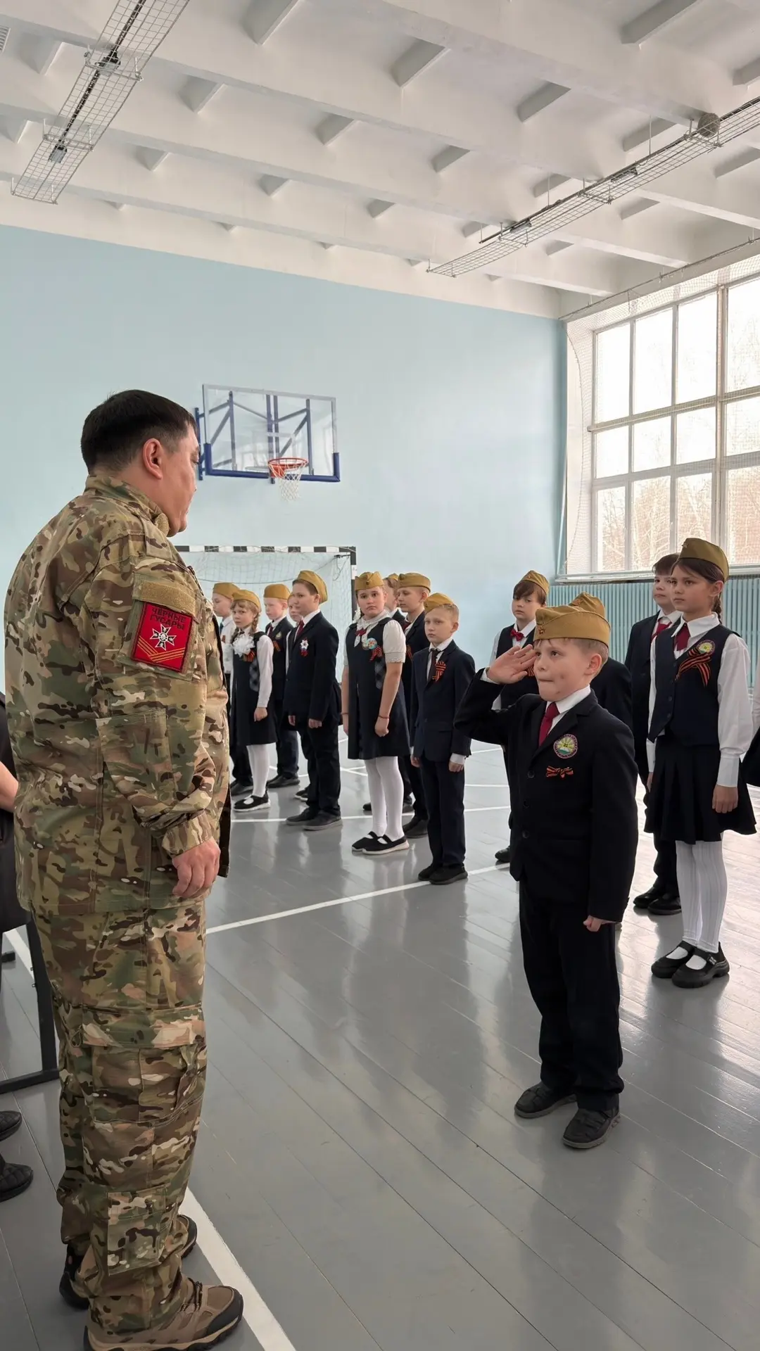 🌟Смотр строя и песни в школе: праздник патриотизма и дружбы!🌟  В нашей школе состоялся традиционный 