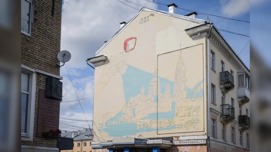 «Подожди… последний штрих!»

В Рыбинске появятся сразу пять новых муралов с архитектурной подсветкой