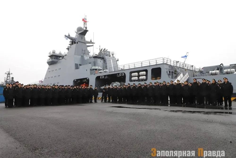 🚢 В порт Дудинки прибыл отряд боевых кораблей Северного флота