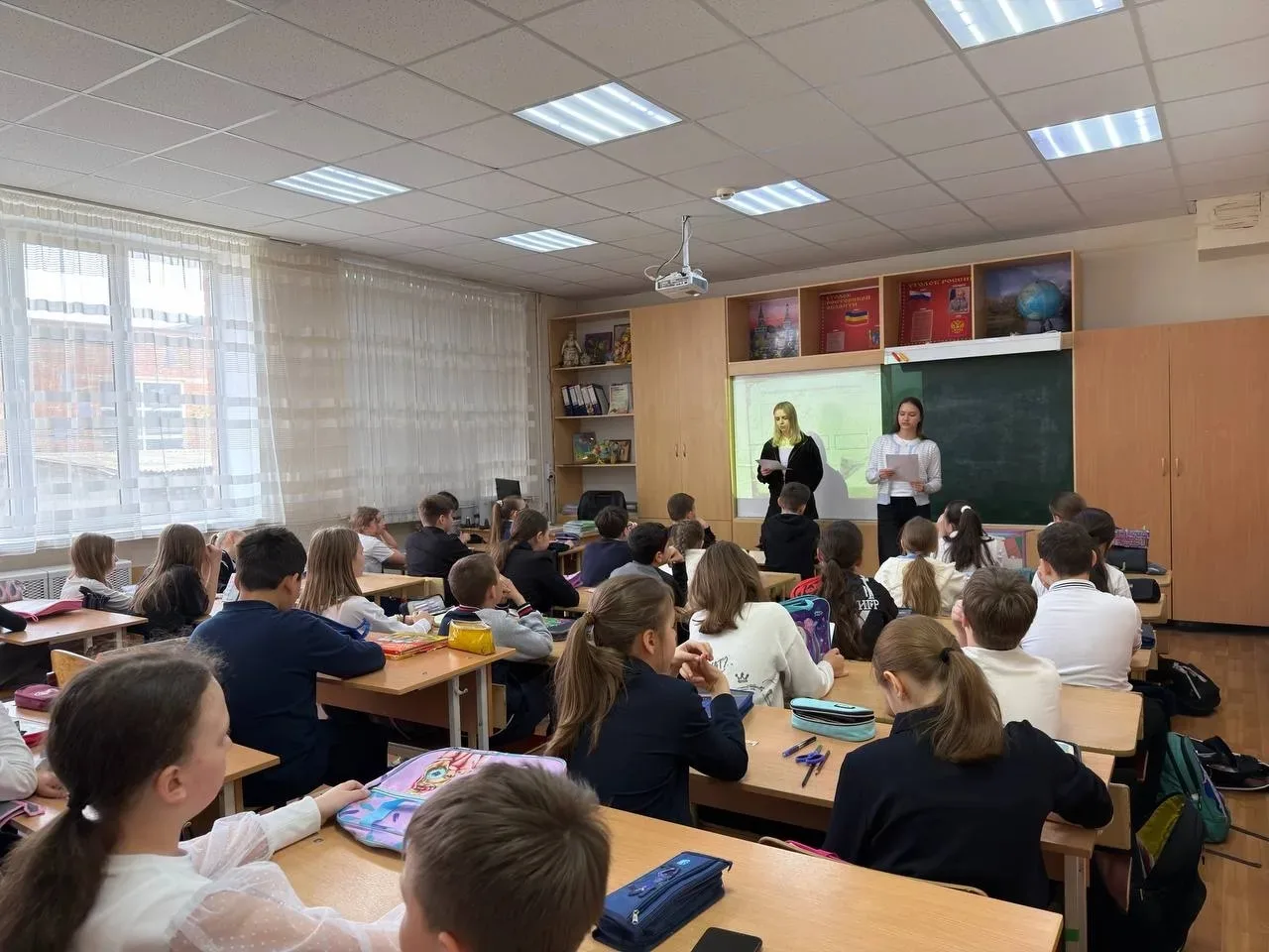 Творческая мастерская «Фронтовой сувенир»   Сегодня активисты клуба «Навигатор» под руководством сов