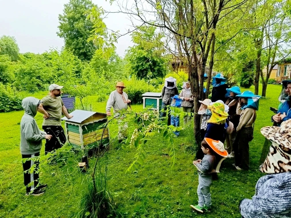 🐝Сотрудники СИЗО-2 познакомились с пчеловодством на семейной экскурсии