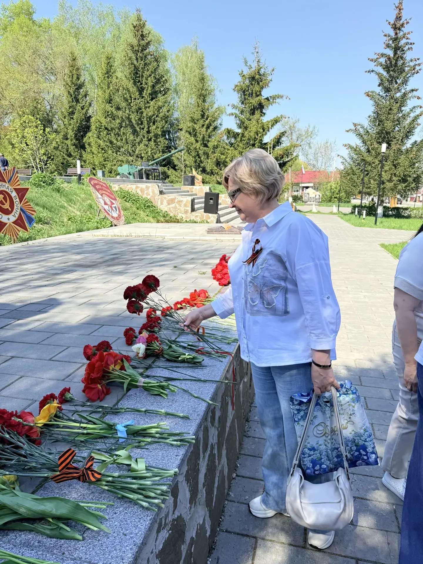 Коллектив детского сада №3 "Алёнушка" принял участие в акции "Вспомним всех по именно"