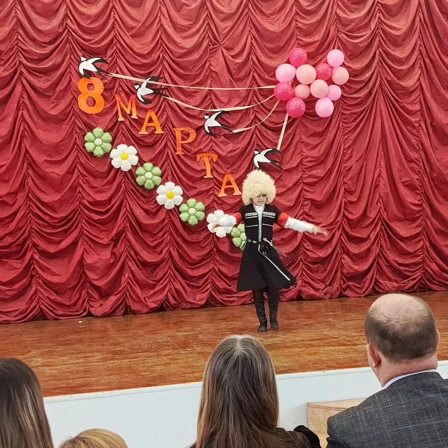 С ПРАЗДНИКОМ!  🌷Ярко!  🌷Весело!  🌷Творчески! 🌷Именно так прошел сегодняшний весенний день в нашем ли