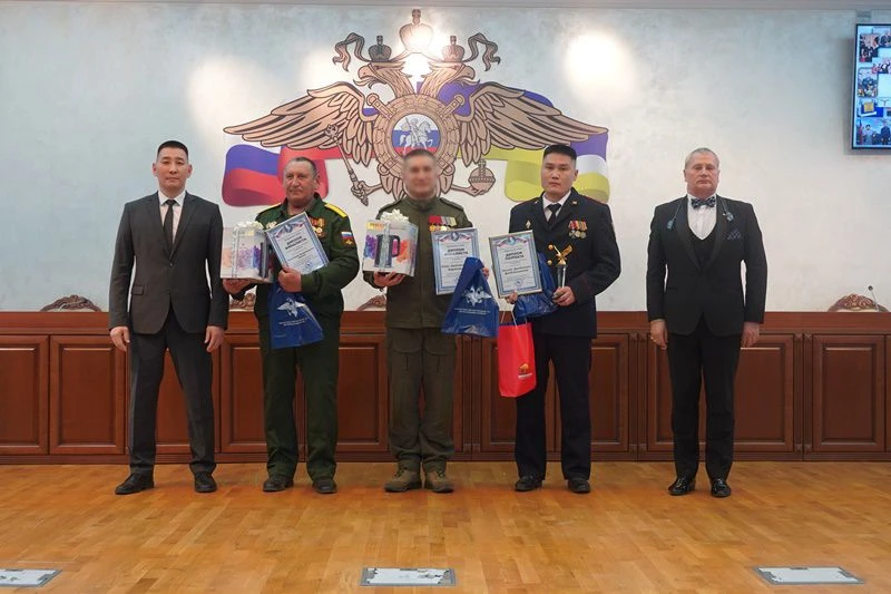 В Улан-Удэ росгвардейцам вручили две награды премии «Признание-2025»   🛡 В номинации «Горячее сердце