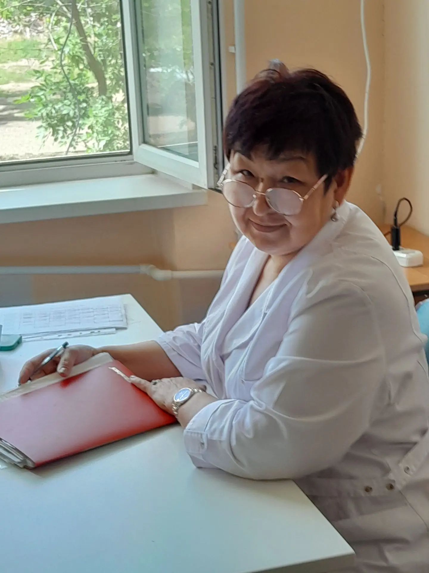🏥В третье воскресенье июня мы традиционно поздравляем тех, кто посвятил свою жизнь бла...