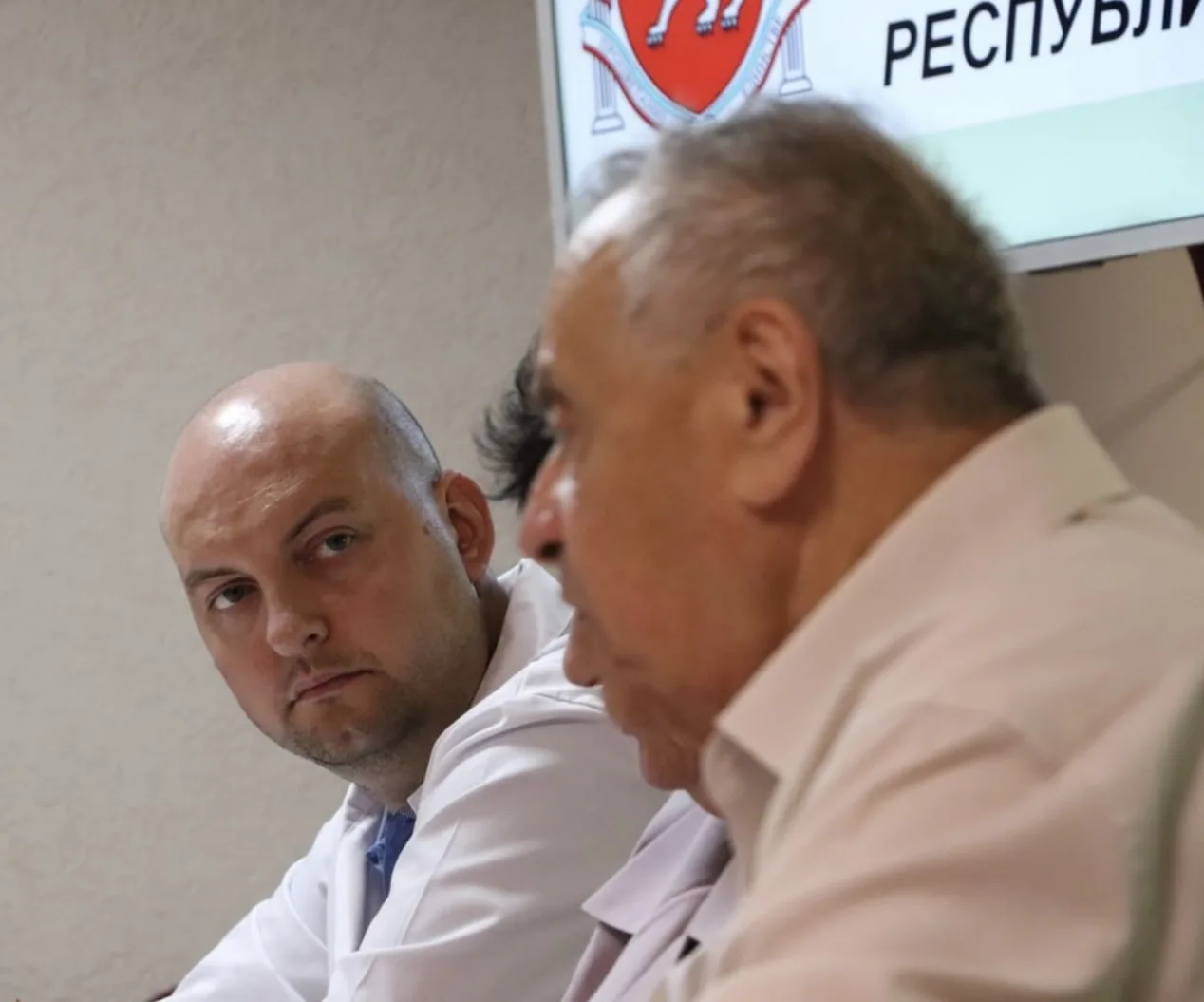 Учитесь у вчера, живите сегодня, надейтесь на завтра. Главное — не прекращать задавать ...