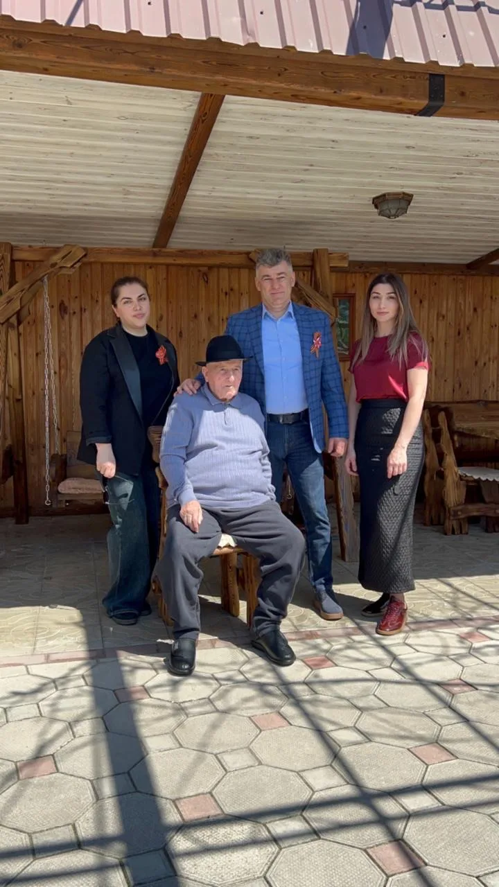 В рамках празднования Дня Великой Победы директор ГКУ «Нальчикский дом-интернат для пре...