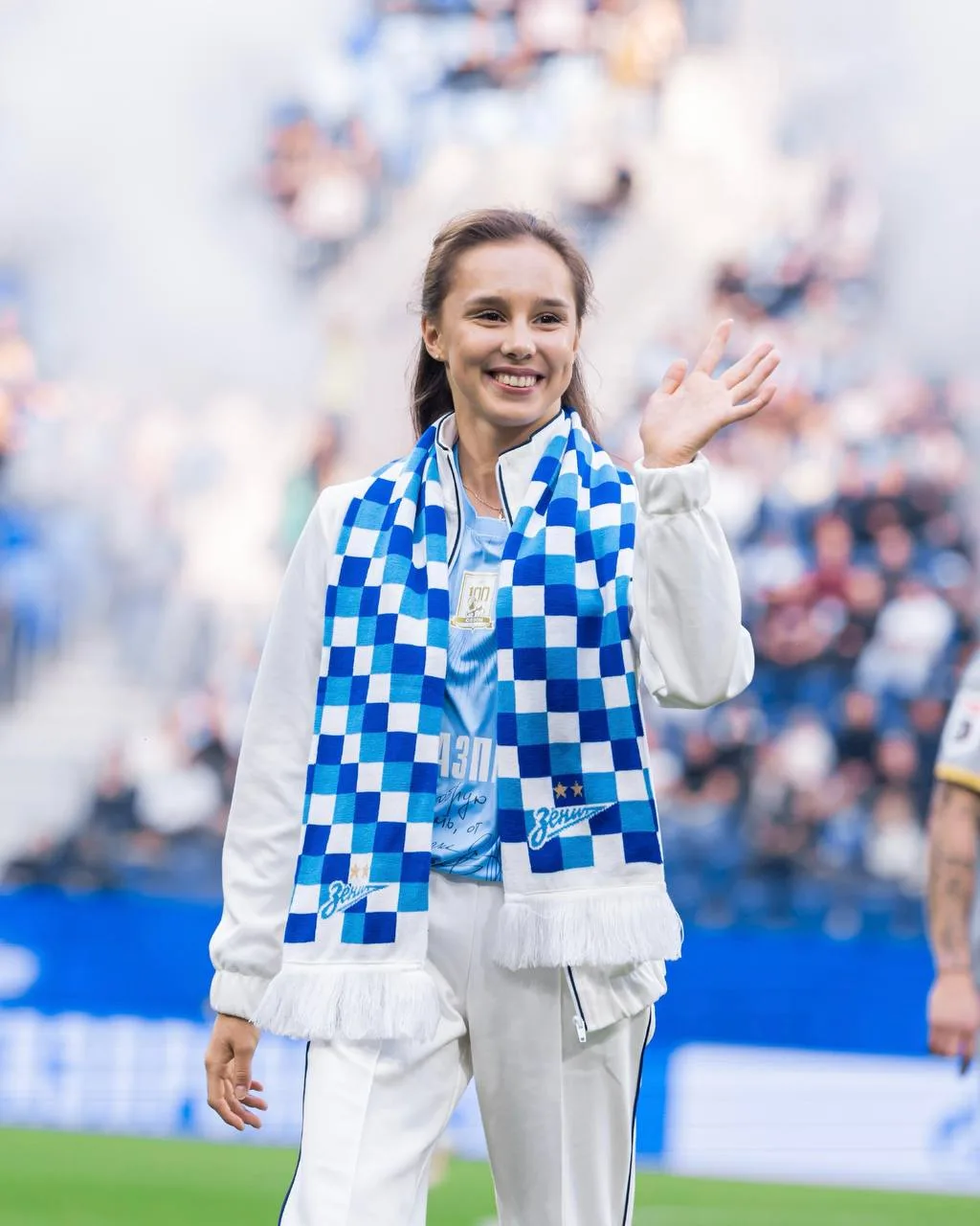 Мария Борисова произвела первый удар по мячу перед матчем Зенит - ЦСКА 🔥