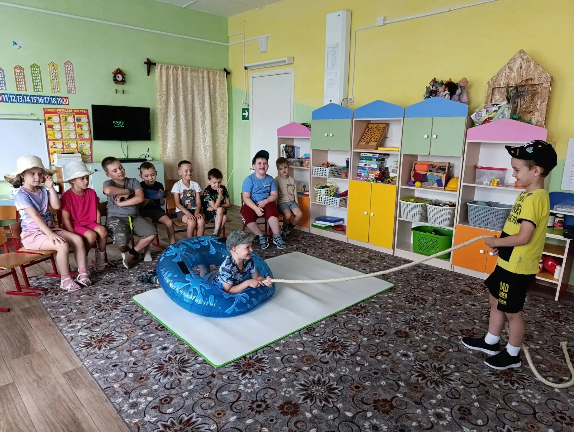 В старшей группе "Почемучки" прошло тематическое мероприятие "Чтобы не было беды, будь осторожен у в