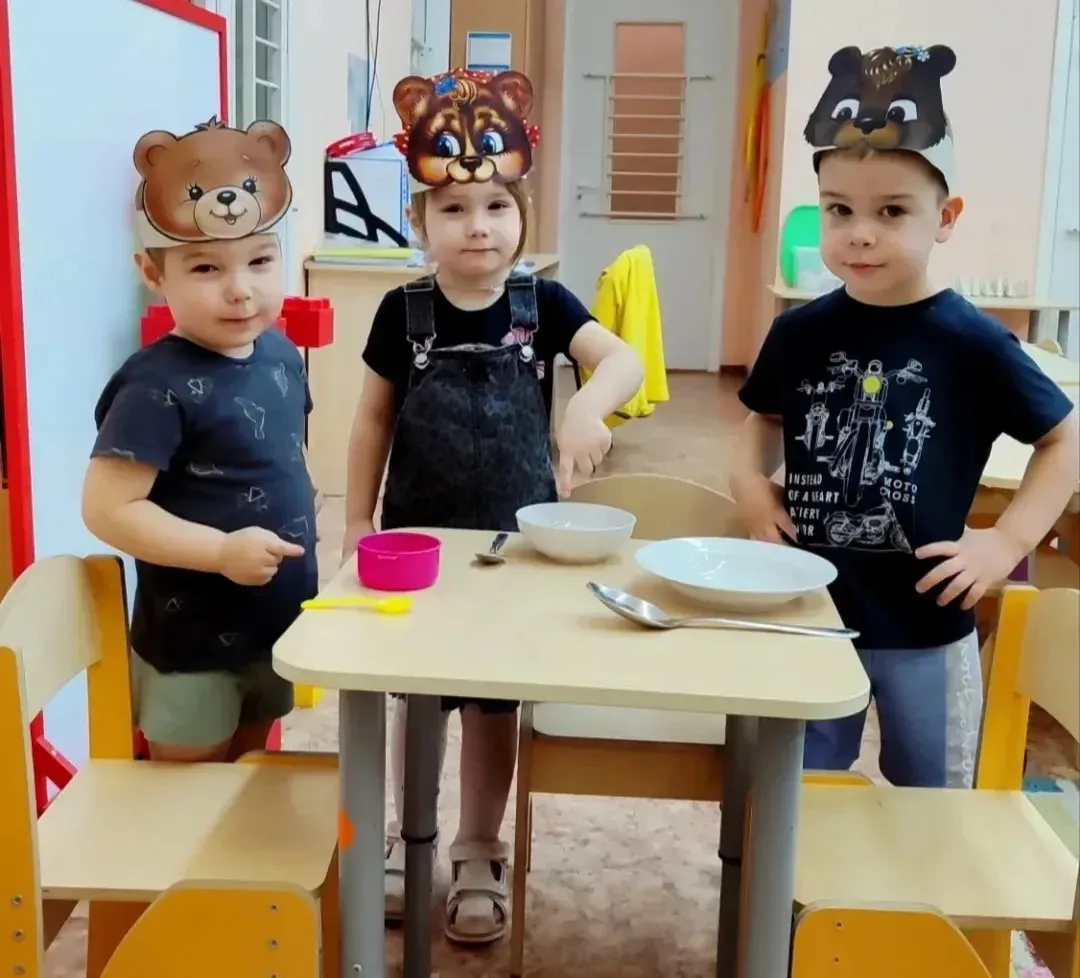 🎨 День искусства в детском саду: мир прекрасного глазами детей!

18 июня наши маленькие гении превр