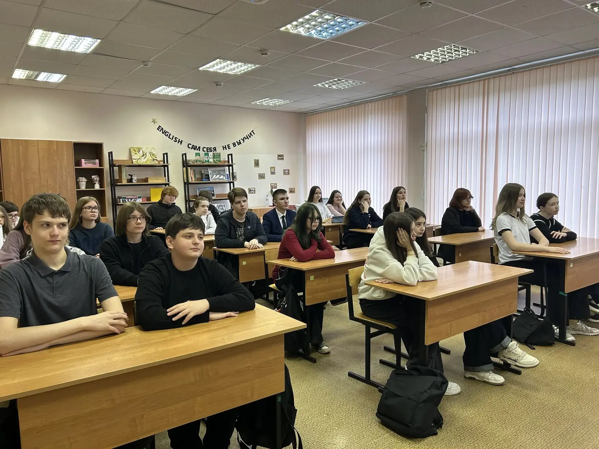 ☀️ Не запрещать, а научить: «Безопасное лето» в нашей школе  Инструктажи перед каникулами — не форма