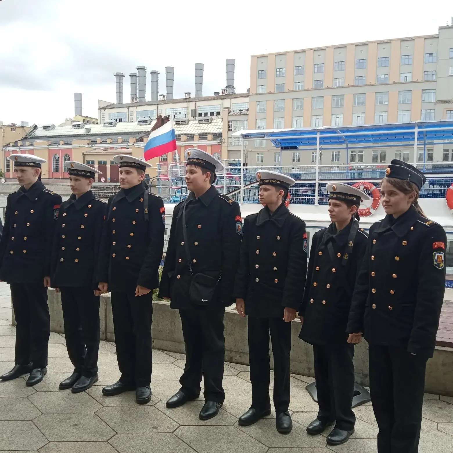 На воду за профессией: Академия водного транспорта провела традиционную речную прогулку...