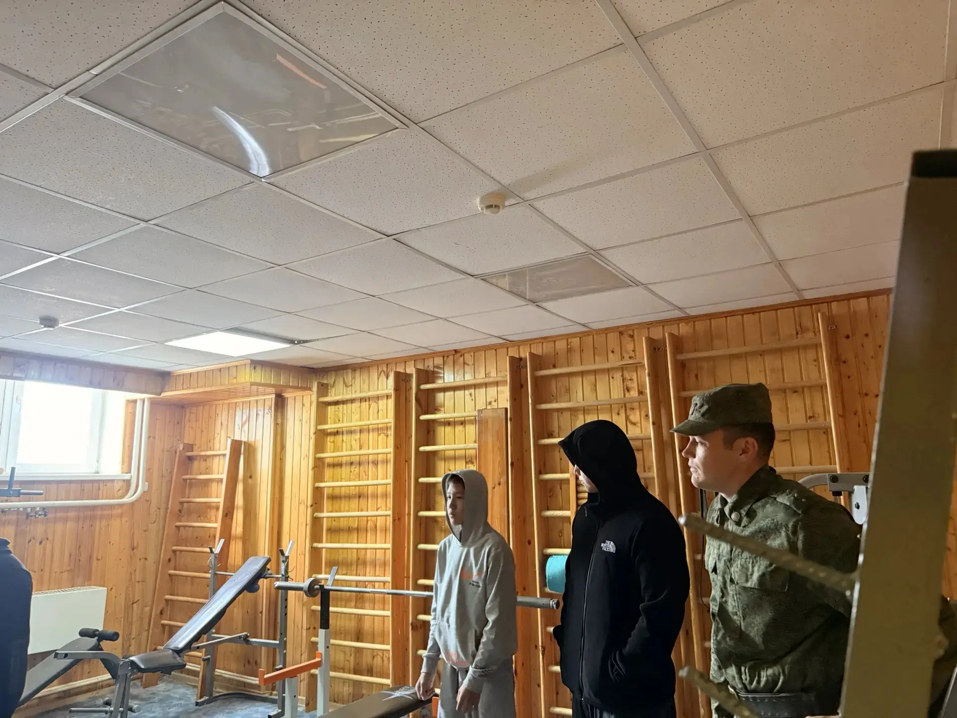 Сегодня 01.06 у ребят 8-го и 10-го класса прошла экскурсия на заставу по плану военных ...