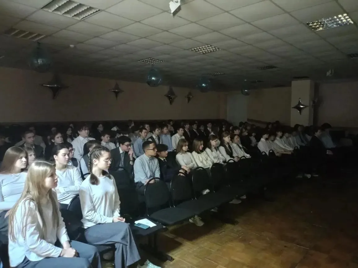 🎬📚  Заместителем директора по ВР Смирновой С.А. и социальным педагогом Папаевой В.В. для учащихся 9-