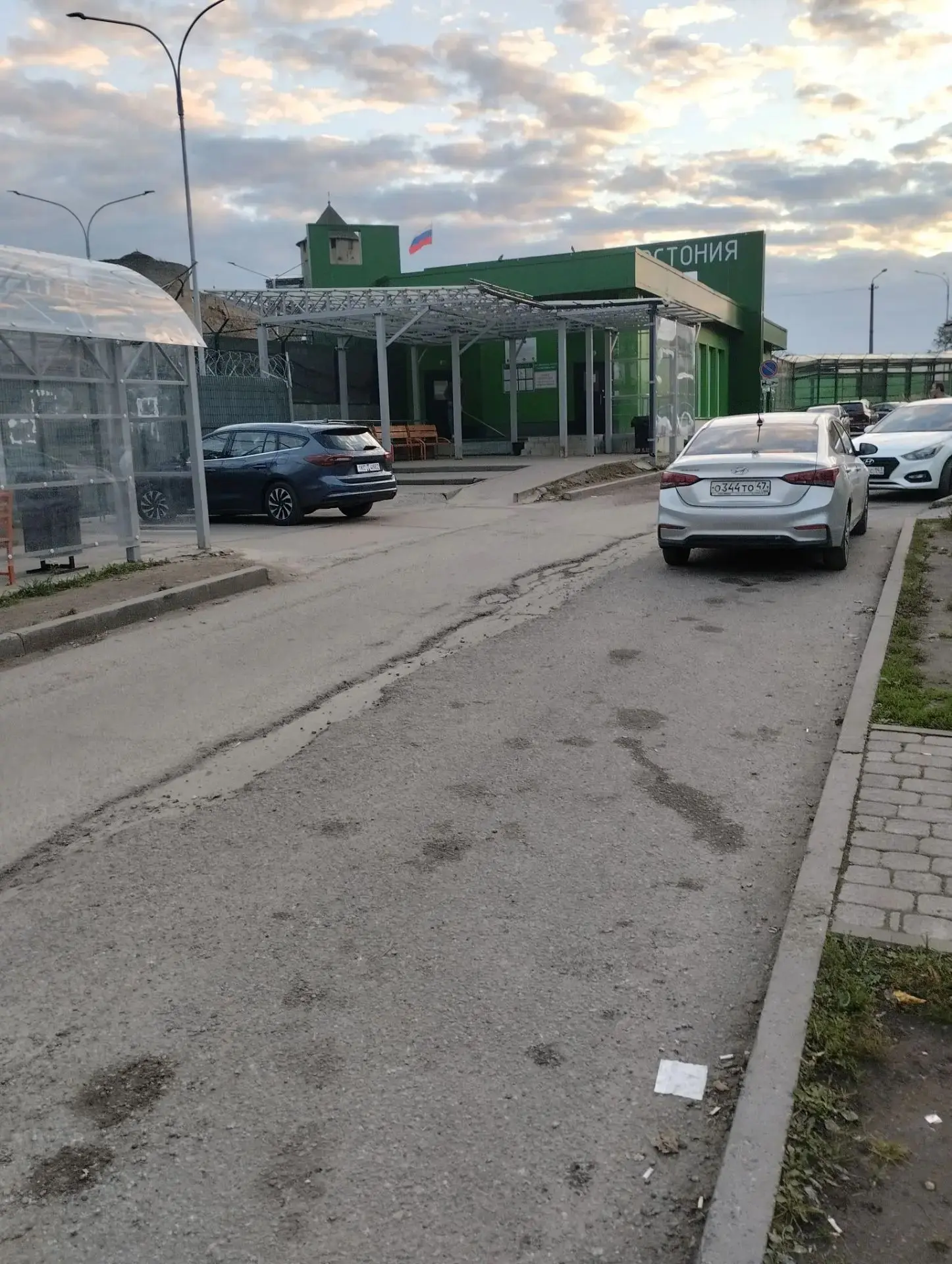 Камера - очередь из Нарвы (Эстония) в Россию https://balticlivecam.com/ru/cameras/eston...
