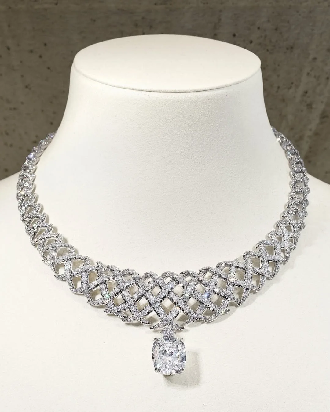 И то самое высокое ювелирное искусство Tiffany & Co, которое показали в Нью-Йорке.