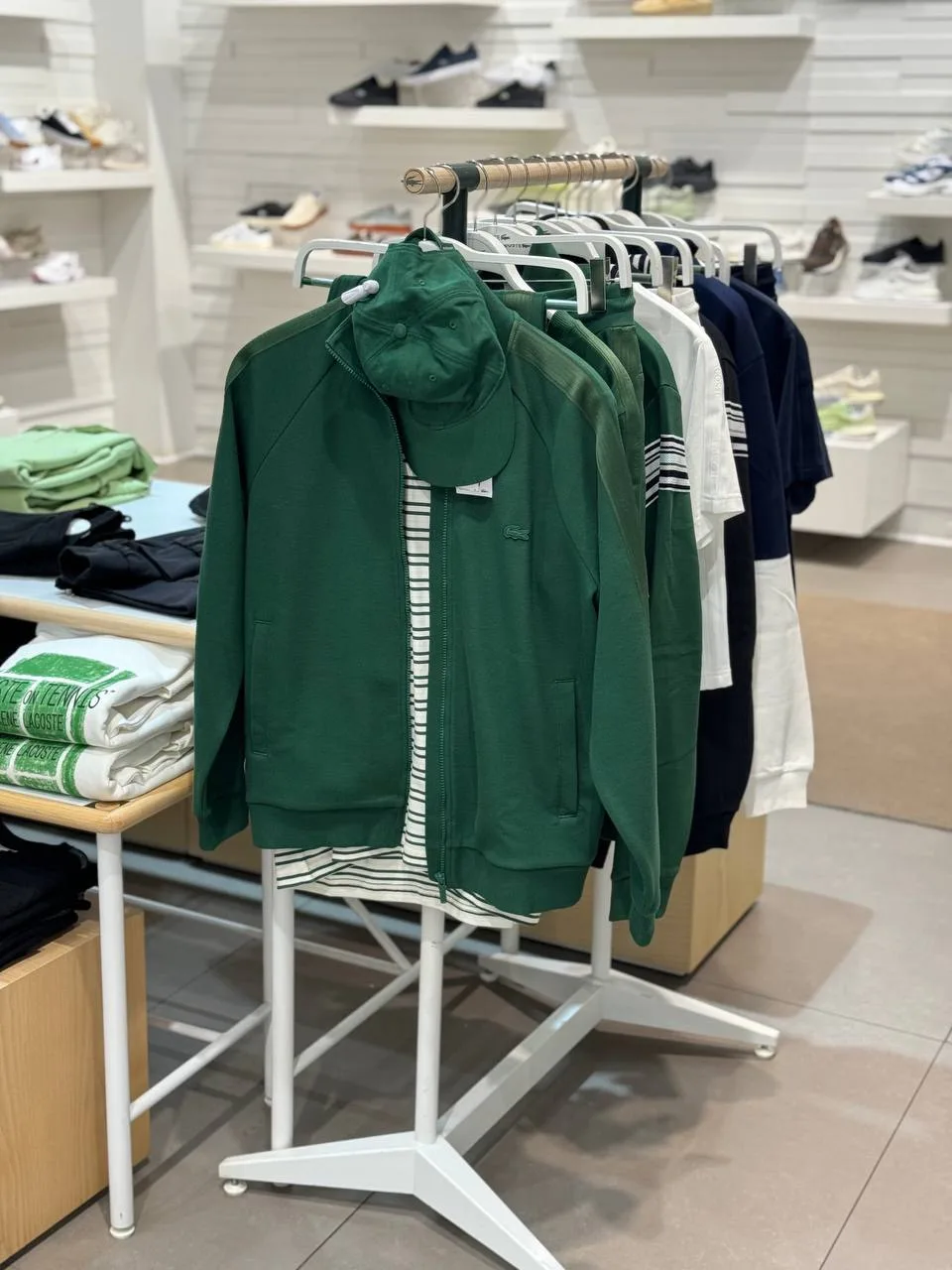 Стиль, который всегда в 
тренде 🐊

В магазине Lacoste в ТРЦ «Аура» уже представлена новая коллекция