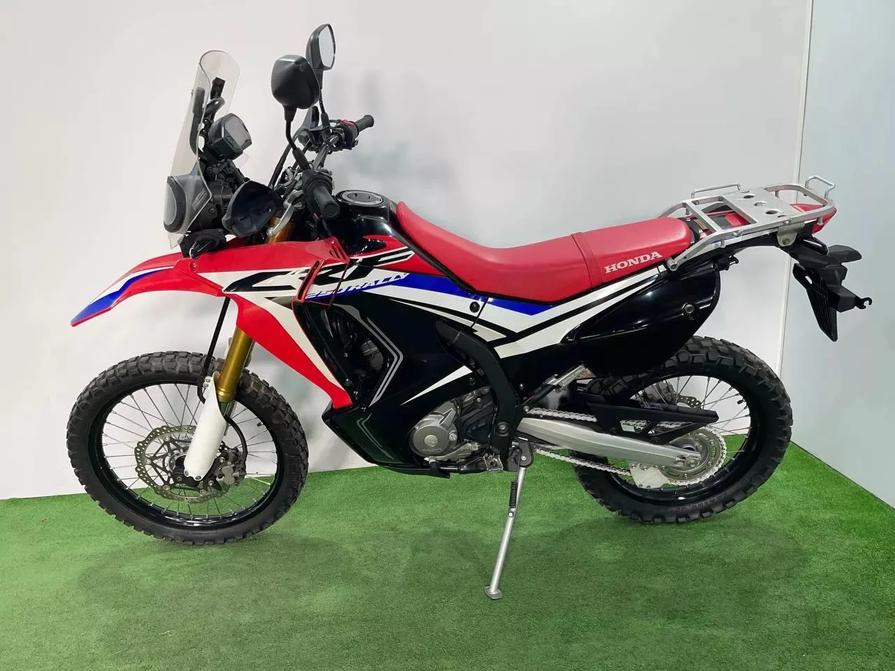 HONDA CRF250 RALLY в наличии во Владивостоке  Характеристики:  - 2017 год - объем 250 см3 - Аукцион 