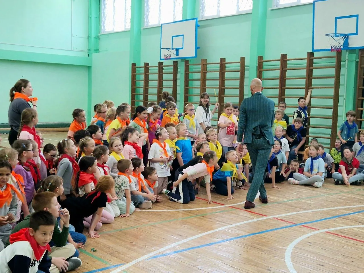 ✨ 🌈 Вторая смена в «Радуге» официально открыта!

Первый день прошел невероятно ярко: танцы, конкурс
