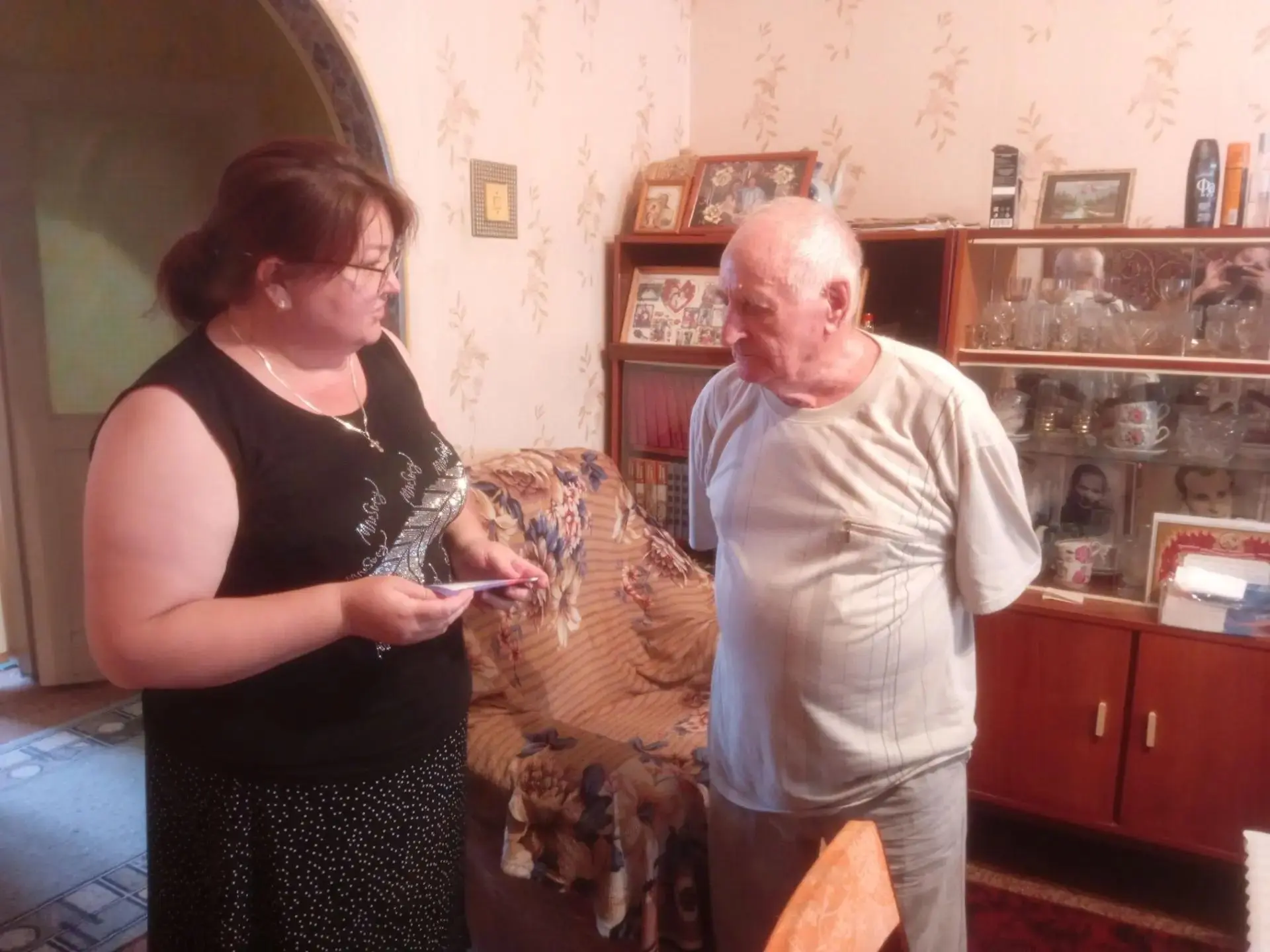 85 лет достойной жизни: в Енотаевском районе поздравили Владимира Павловича Скрипченкова