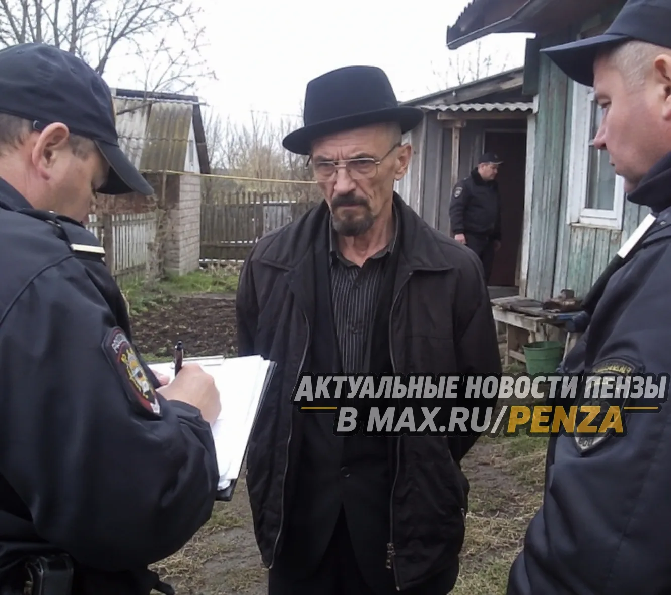 Пенсионер из Пензы решил немного расширить круг знакомств — теперь его подозревают в сб...