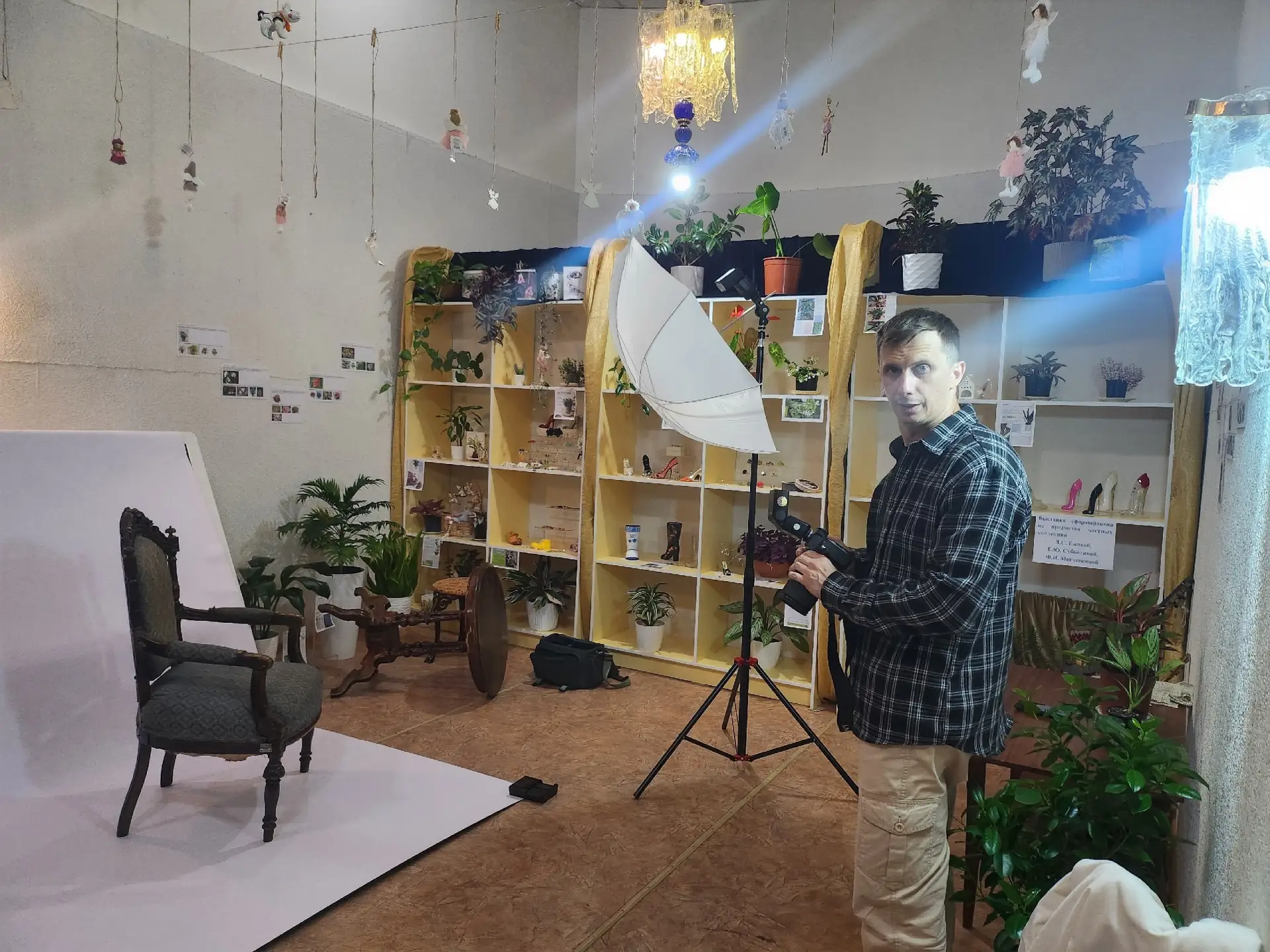 Сегодня празднует свой День Рождения наш главный фотофиксатор экспонатов. Человек, кото...