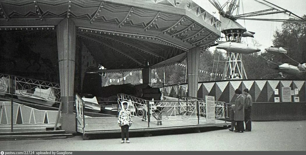 В Измайловском парке 1971
