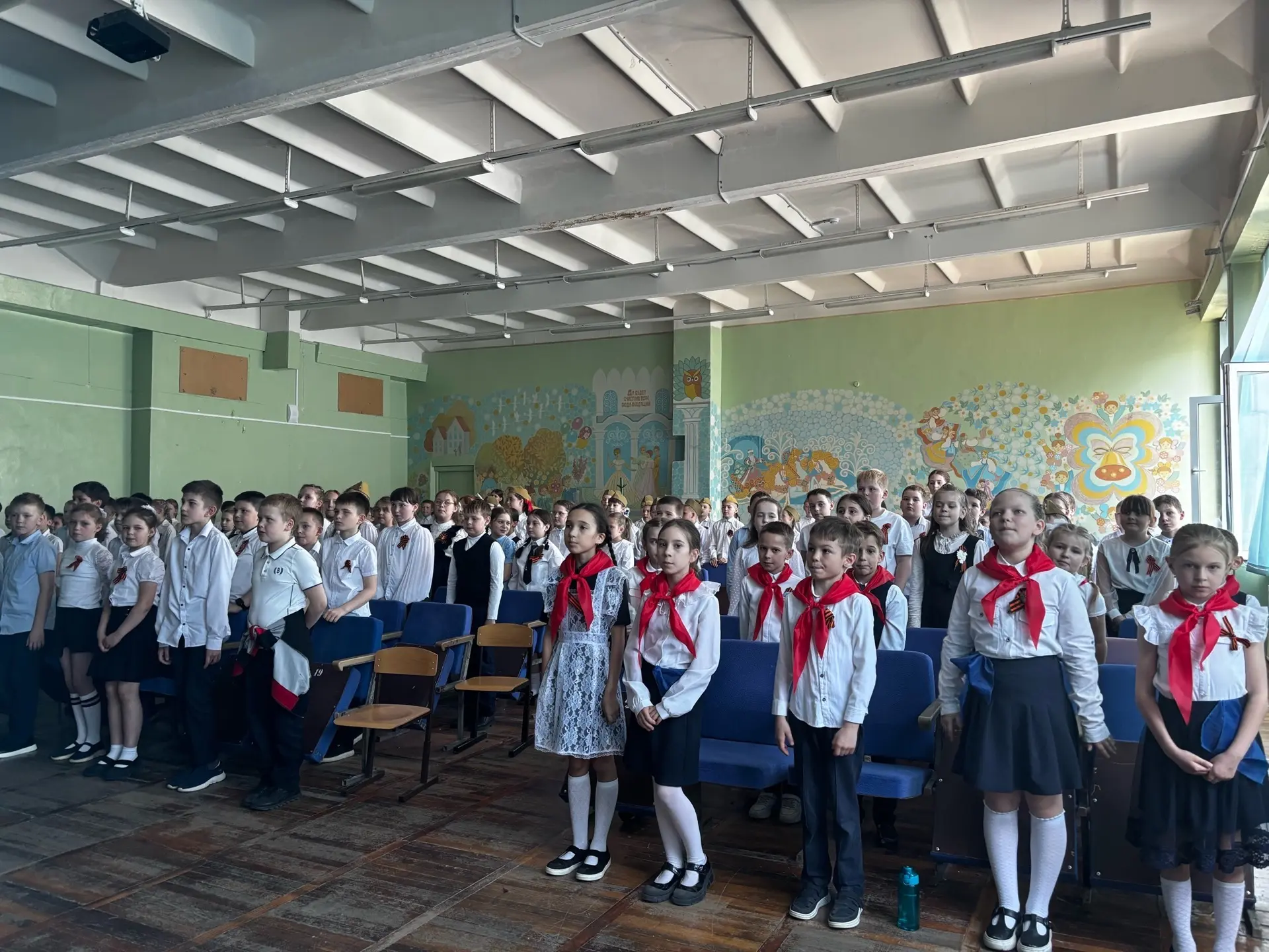 🎗️ Концерт ко Дню Победы от учащихся начальной школы!  Накануне ребята выступили с праздничной прогр