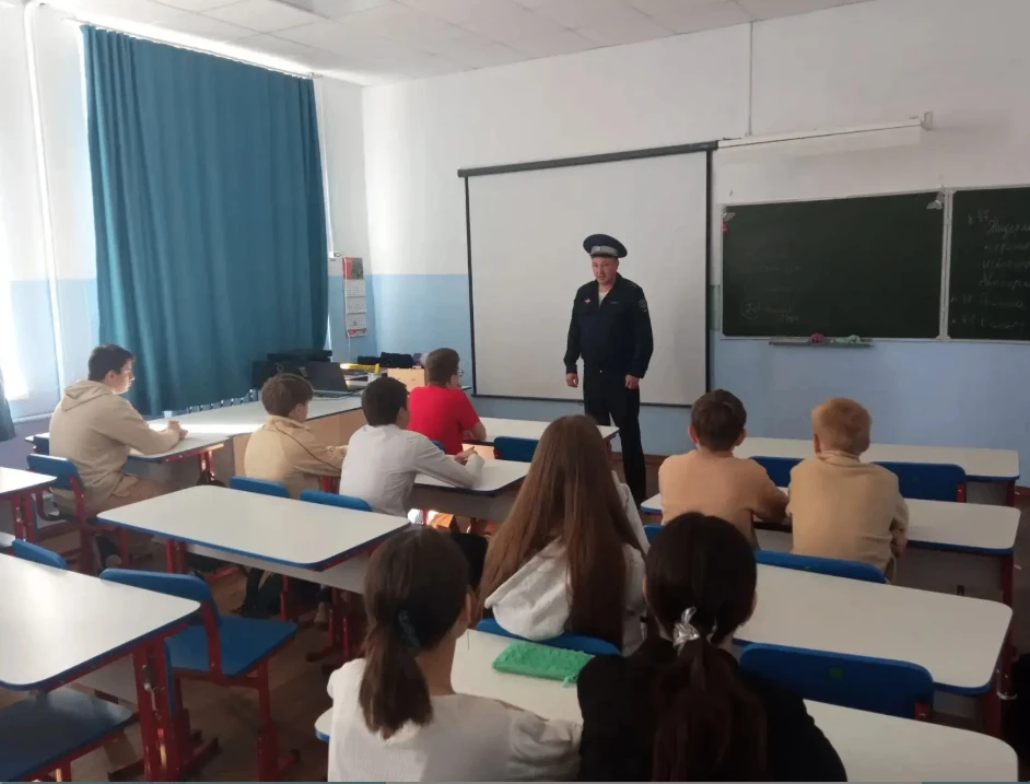 ❗️В преддверье школьных каникул школу 41 посетили инспектора дорожного движения. Подобные визиты все