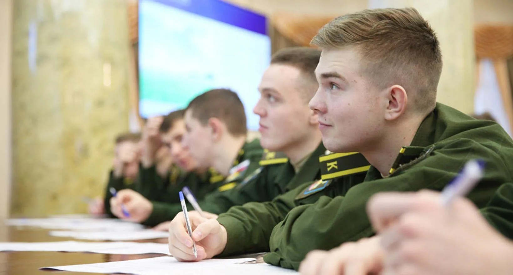 С целью организации проведения профессионального отбора кандидатов в военные образовате...