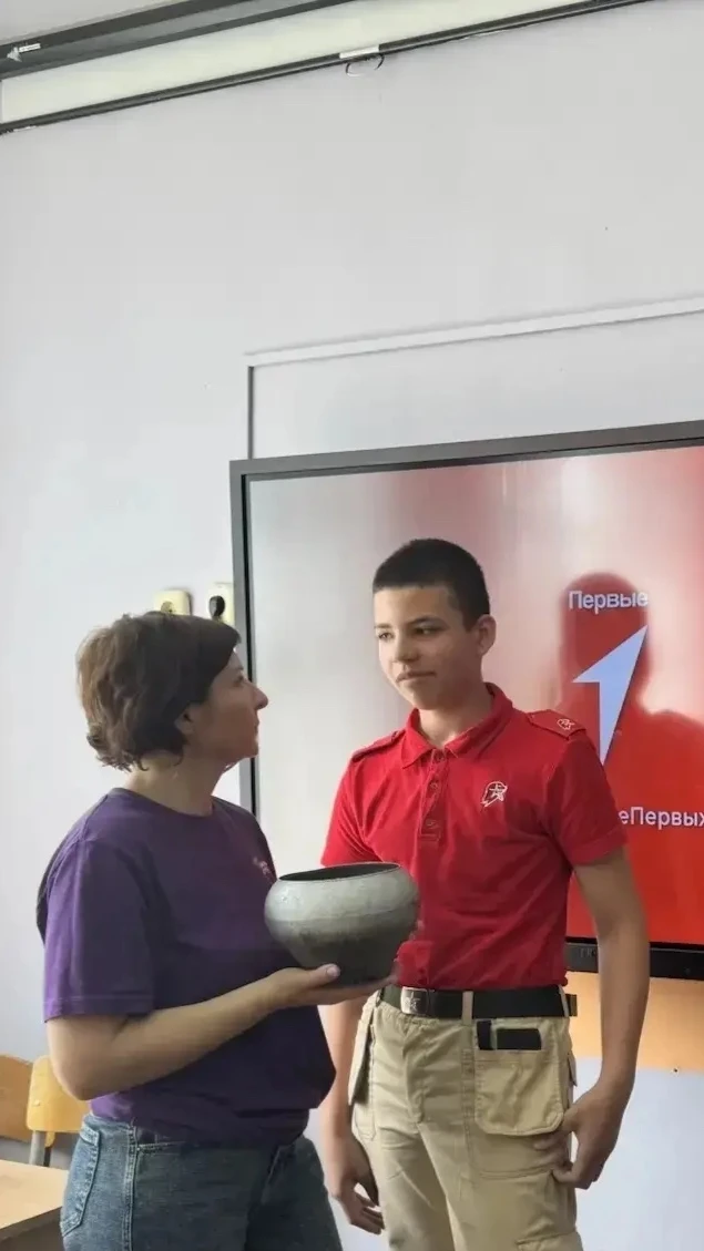 🎗️Всероссийская акция «Хранители времени»  📌Советник по воспитанию Королева Г.А. с юнармейцами орган