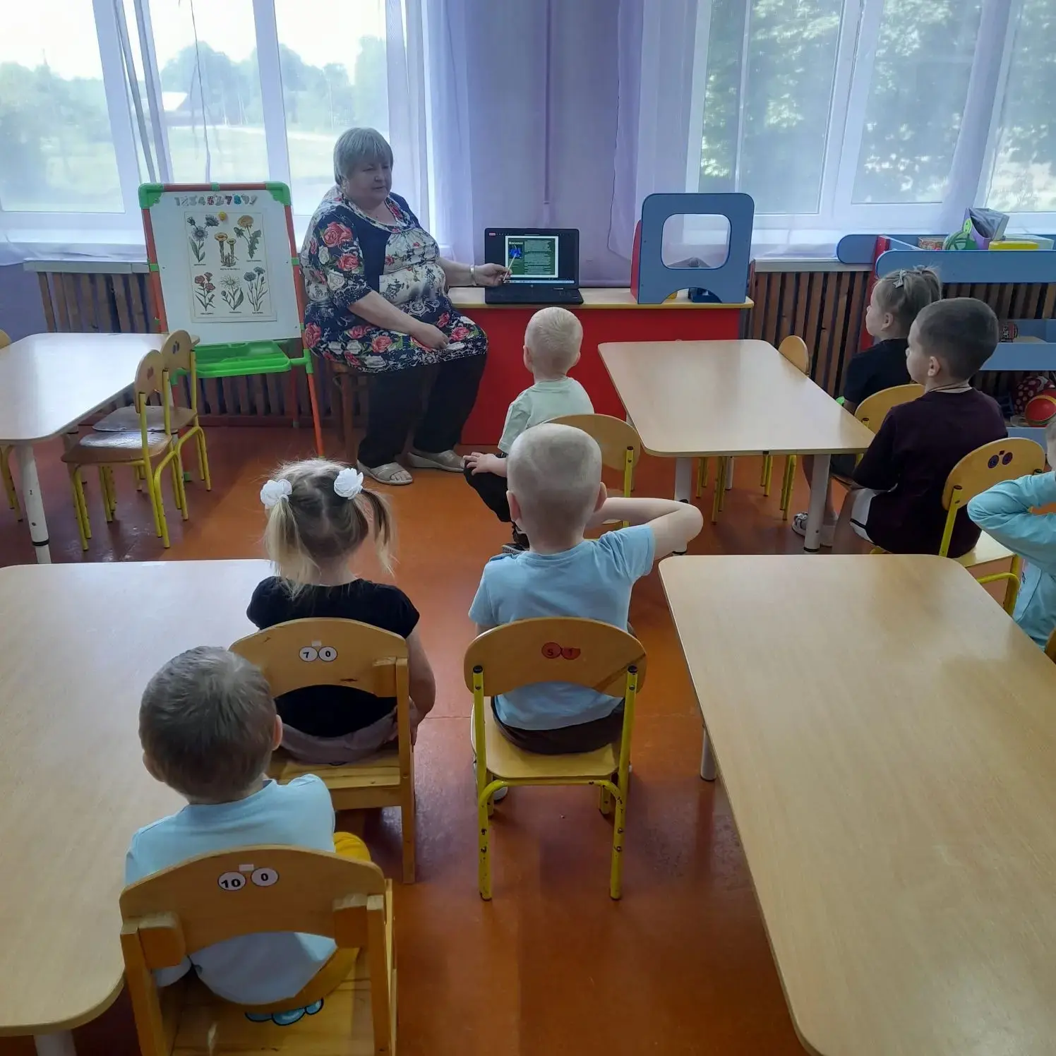 Сегодня мы отмечаем замечательный праздник – День василька! Этот прекрасный цветок, с его яркими син
