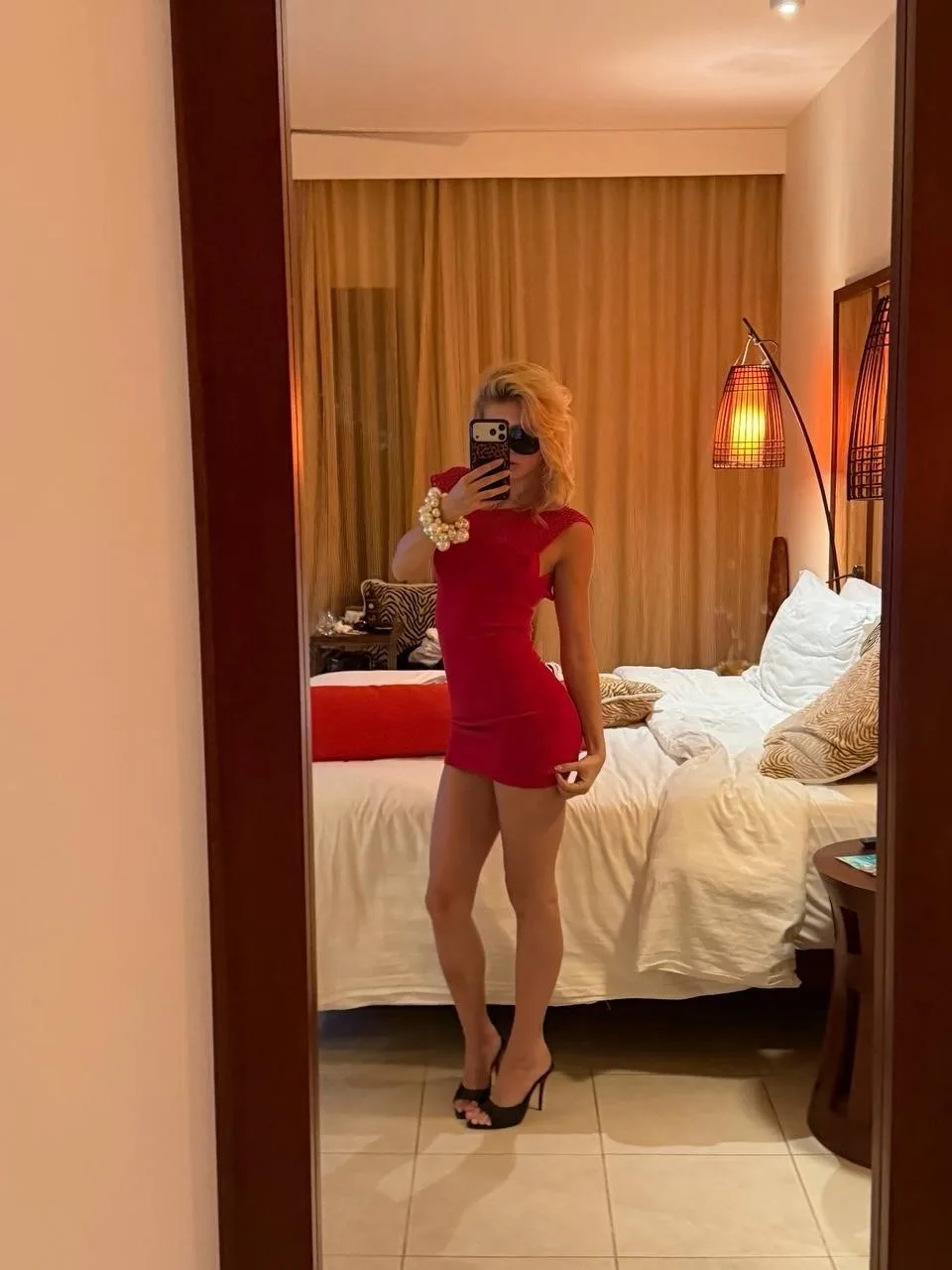 🍫💋🌹🆘👠