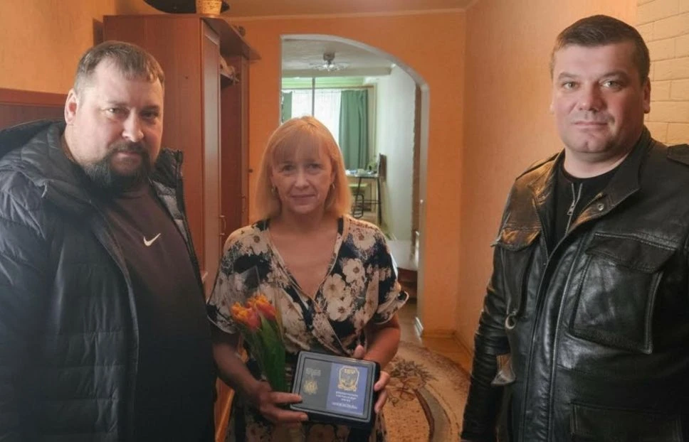 В Международный женский день мы привыкли поздравлять всех женщин просто так, за факт их...