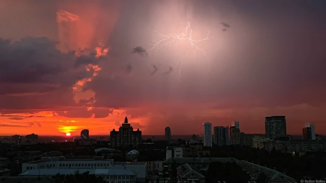 🌆Невероятный контраст

📸 Родион Балков

#СвоёКрасивое
